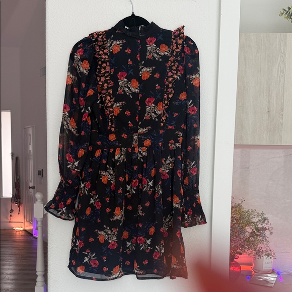 Chic Black Floral Long Sleeve Dress - Picture 8 of 8